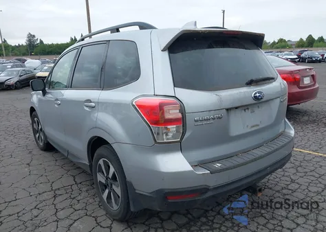 2017 Subaru Forester 2.5I Premium z USA, uszkodzony, nr VIN JF2SJADC2HH419191